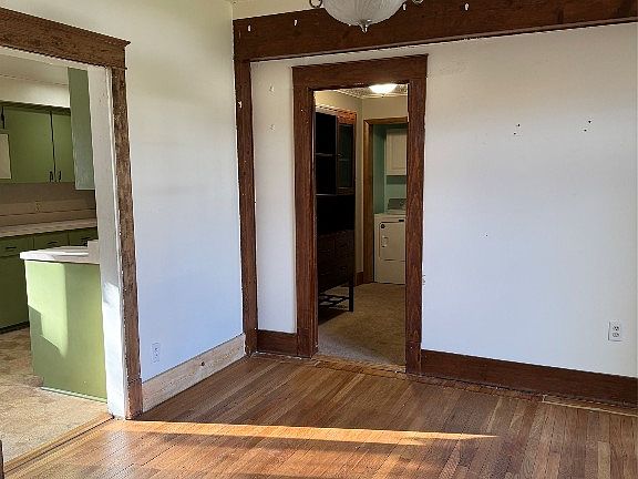 5th image of 226 S 12th St