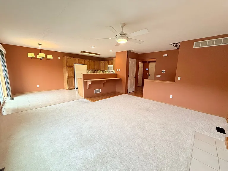 62 Vermont Ave — Photo 4