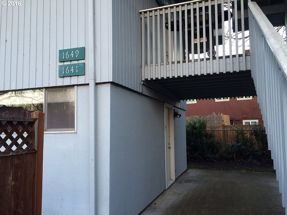 2nd image of 1631 Garfield Pl