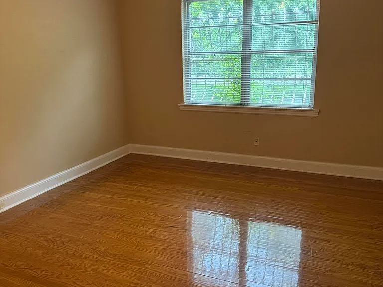 1113 Southwestern Pkwy — Photo 9