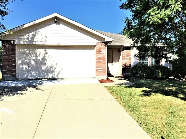 1006 Bradford Ln