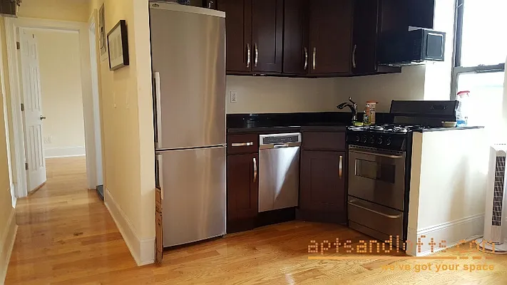 Rented by aptsandlofts.com | media 27