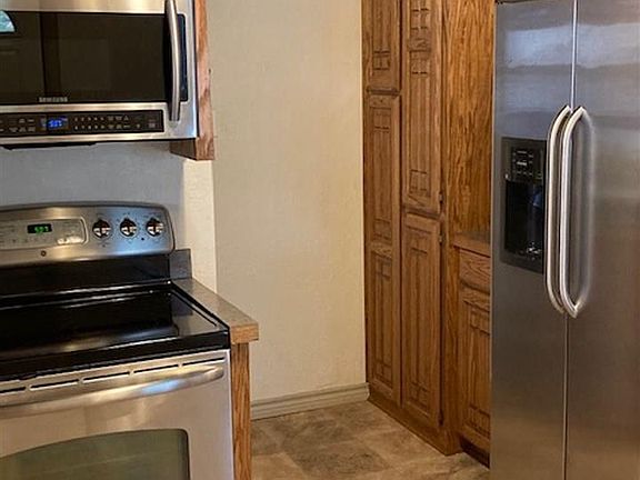 5th image of 813 N Halagueno St