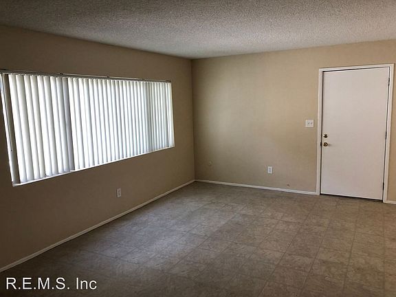 3rd image of 1123 E Robidoux St APT A