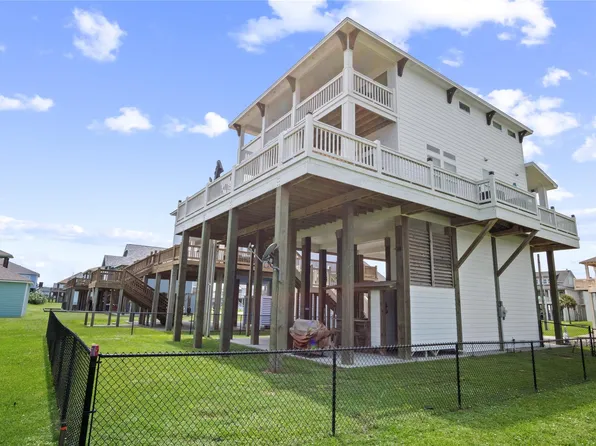 2630 Breaker Dr, Crystal Beach, TX 77650