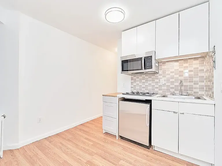 247 Broome St #2A — Photo 2