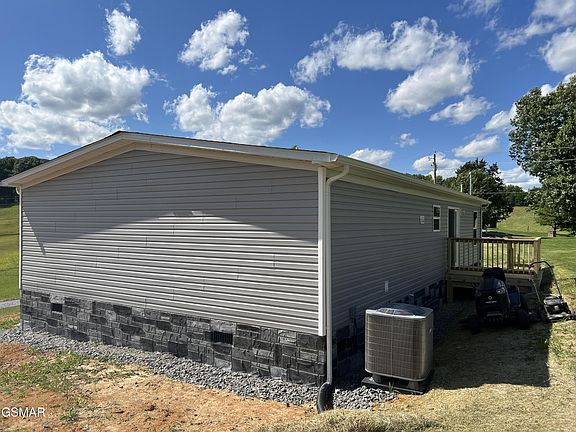5th image of 127 English Mountain Rd