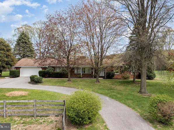 403 Labott Rd, Spring Grove, PA 17362