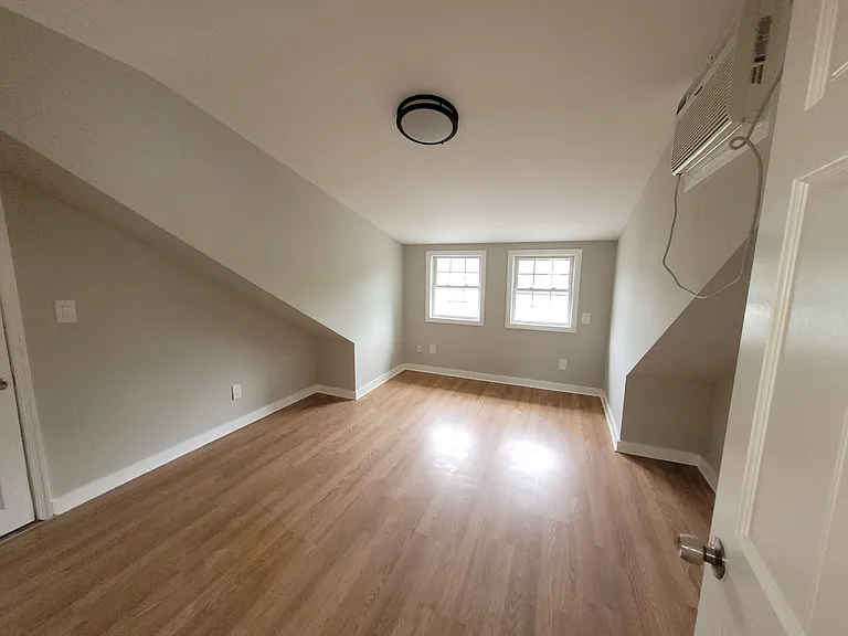 27-29 Highland Ave #27 — Photo 7