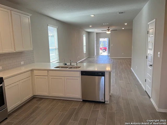 234 Jaycen Ln — Photo 6