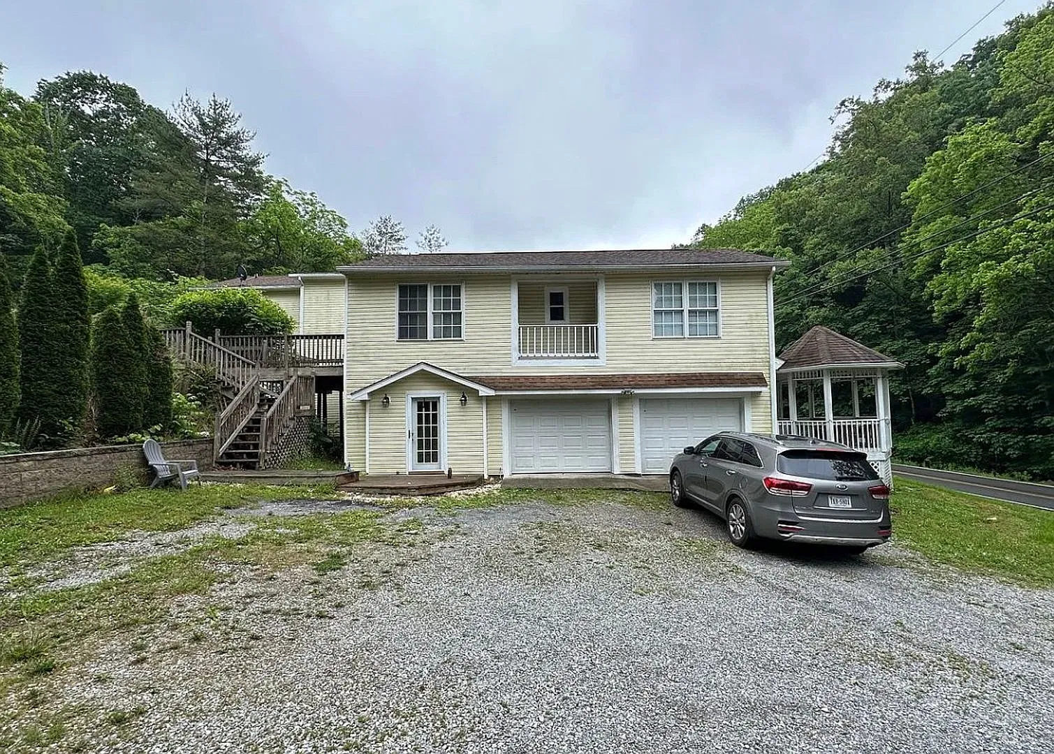 Spacious 6-Bedroom, 4-Bathroom Home for Rent in Radford, VA! — Photo 2