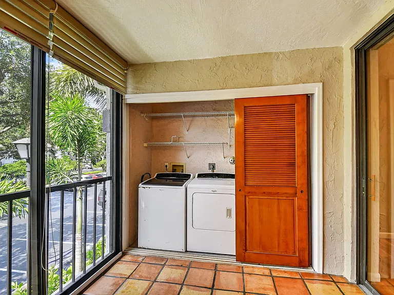 5451 Verona Dr #N — Photo 10