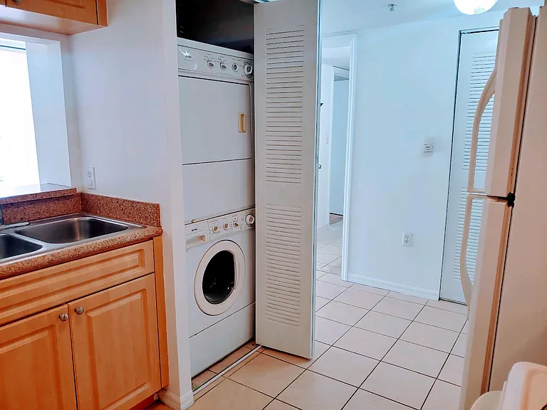 102 SW 6th Ave #610 — Photo 5