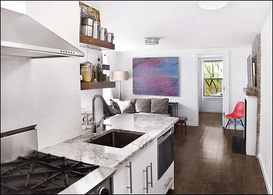 Sold by (Legacy) Elegran | media 12