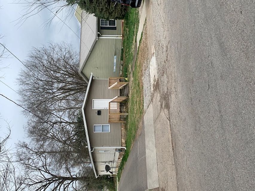 1st image of 117 W 11th Ave