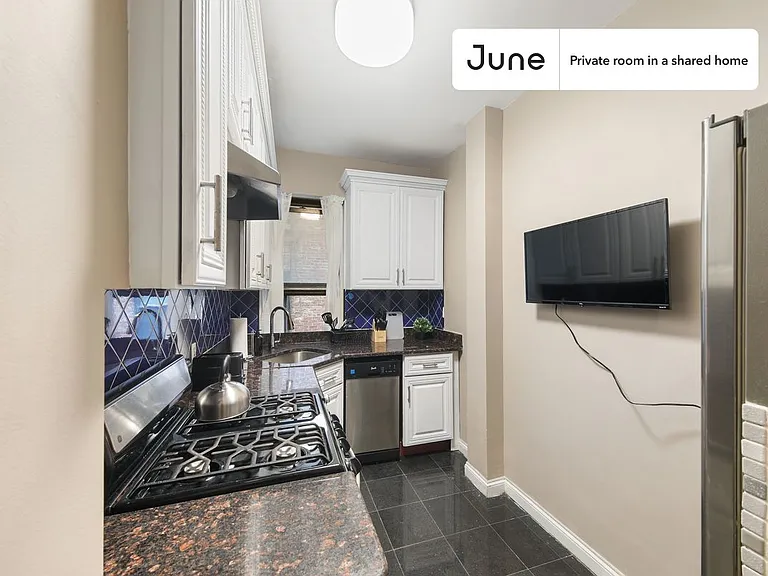 225 W 109th St #C — Photo 3