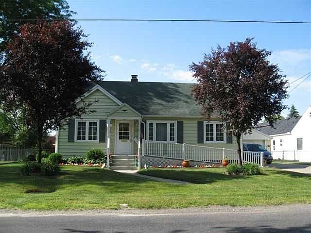 2nd image of 2535 Lima Ave