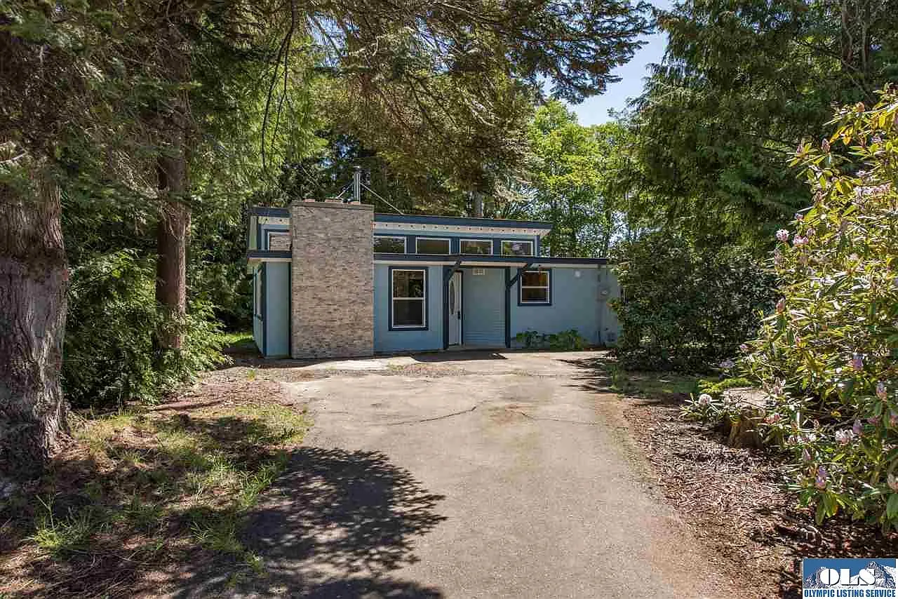 152 Heather Cir photo 1