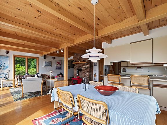 4th image of 511 Shearer Hill Road