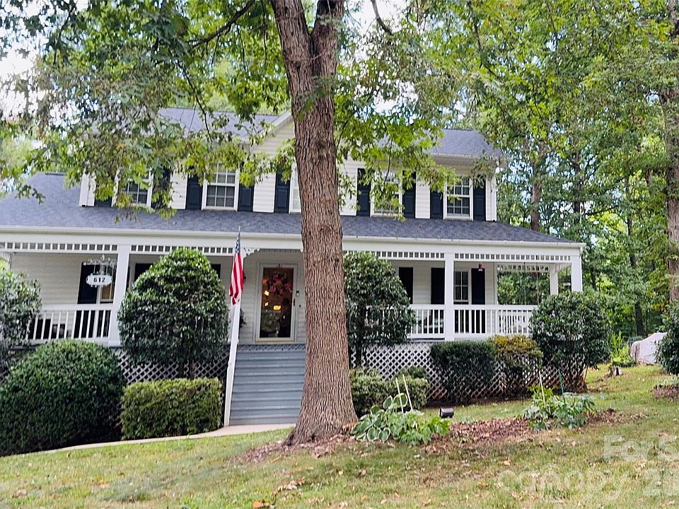 1st image of 612 17th Avenue Dr SE