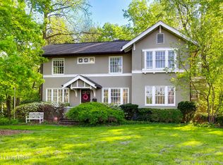 1144 Dove Rd, Audubon Park, KY 40213