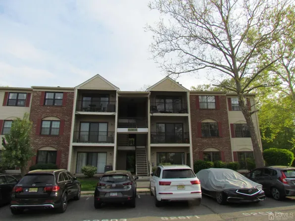 258 Hampshire Ct, Piscataway, NJ 08854