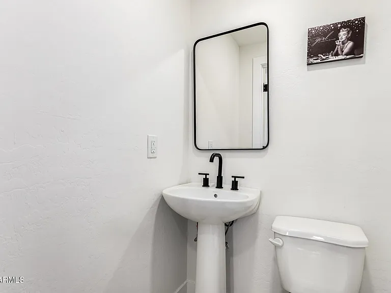 3034 N 39th St #12 — Photo 8