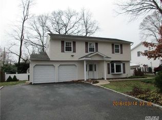 42 Parkway Dr S, Commack, NY 11725