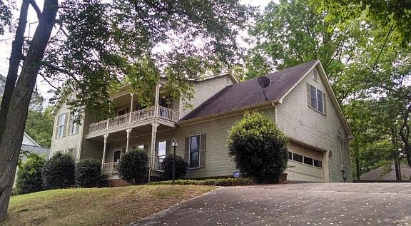3rd image of 3073 Woodbridge Dr