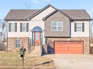 1017 Charles Thomas Dr, Clarksville, TN 37042