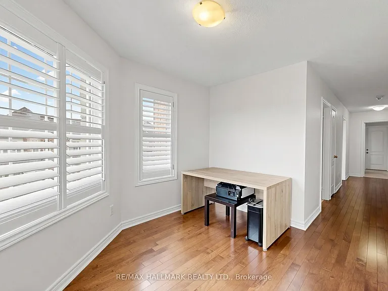 72 Middlecote Dr — Photo 34