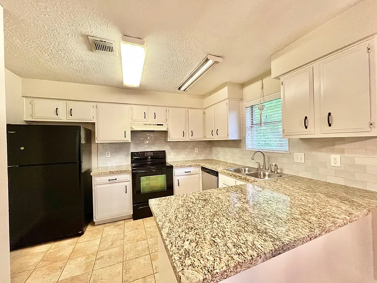 5909 Country Pl — Photo 10