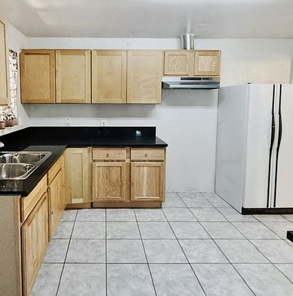 3rd image of 38279 Hendon Dr