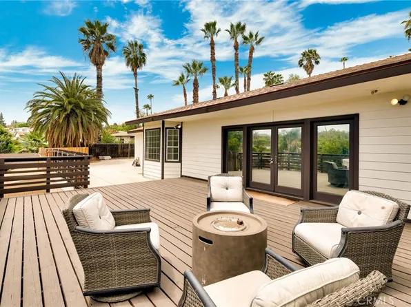 2128 Oak Crest Dr, Riverside, CA 92506