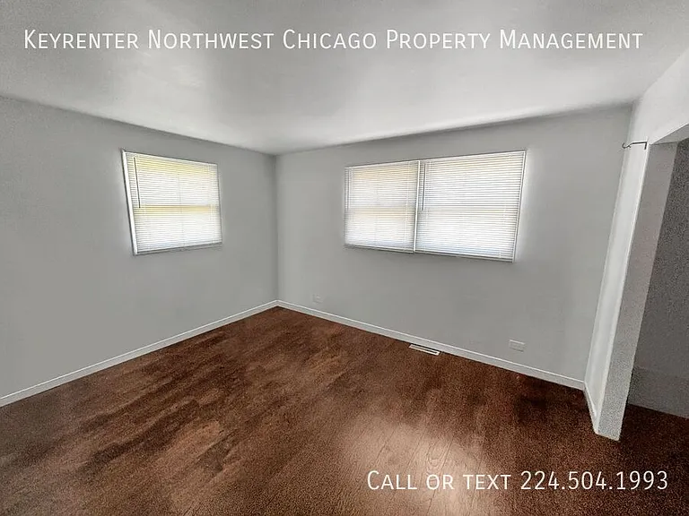 912 Oakwood Dr — Photo 4