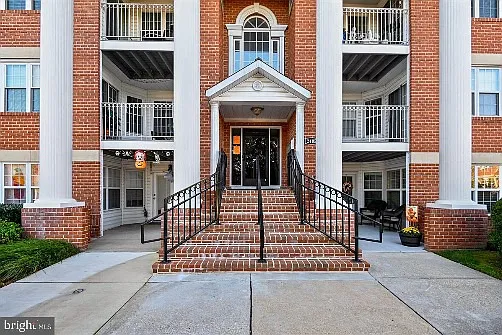2405 Forest Edge Ct #304D — Photo 2