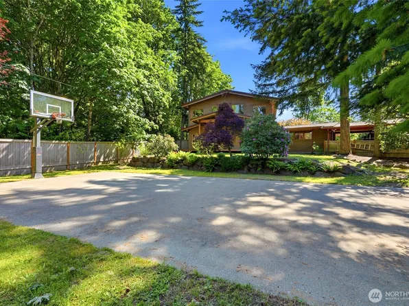 19946 47th Avenue NE, Lake Forest Park, WA 98155