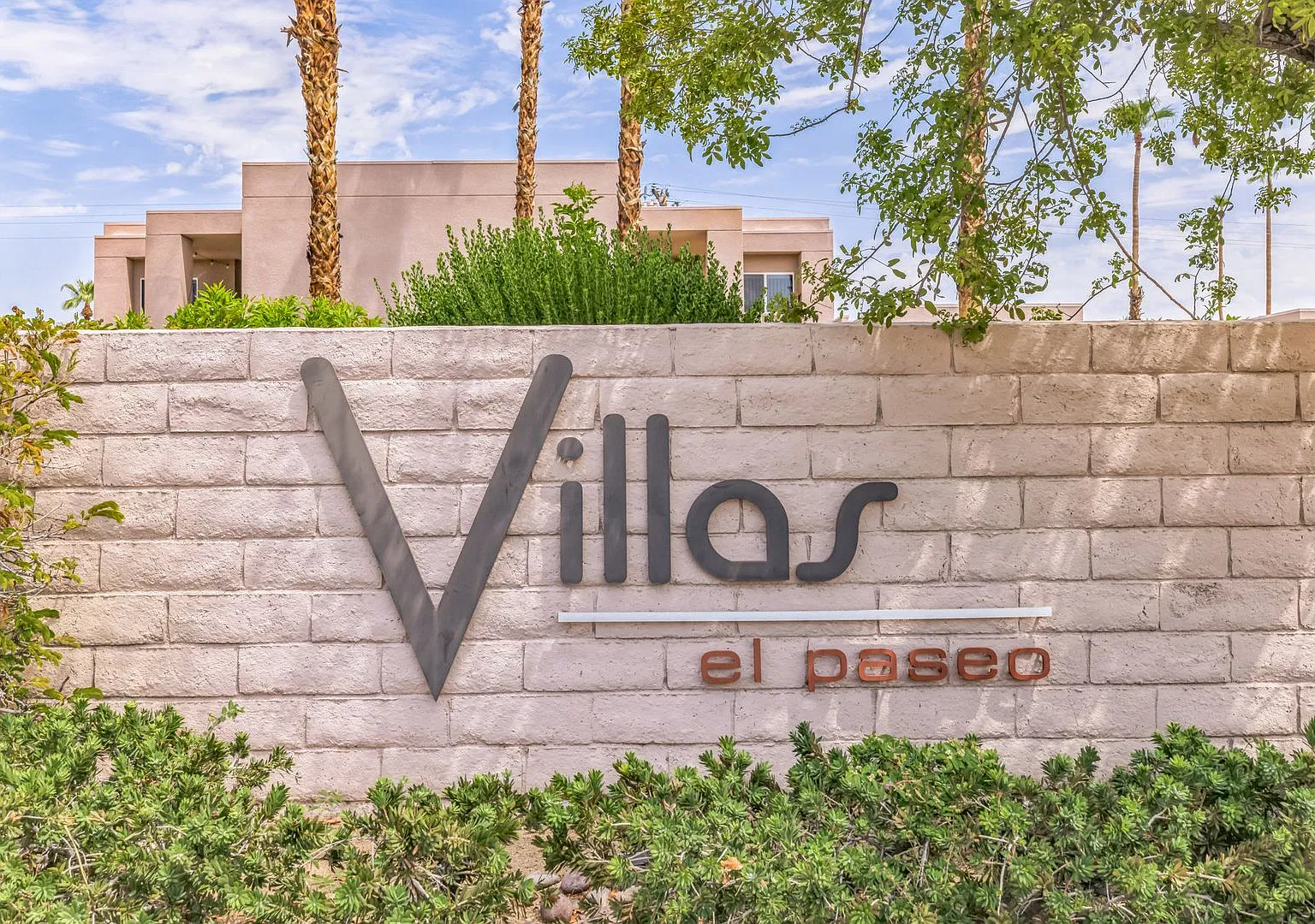 73820 Shadow Mountain Drive — Photo 2