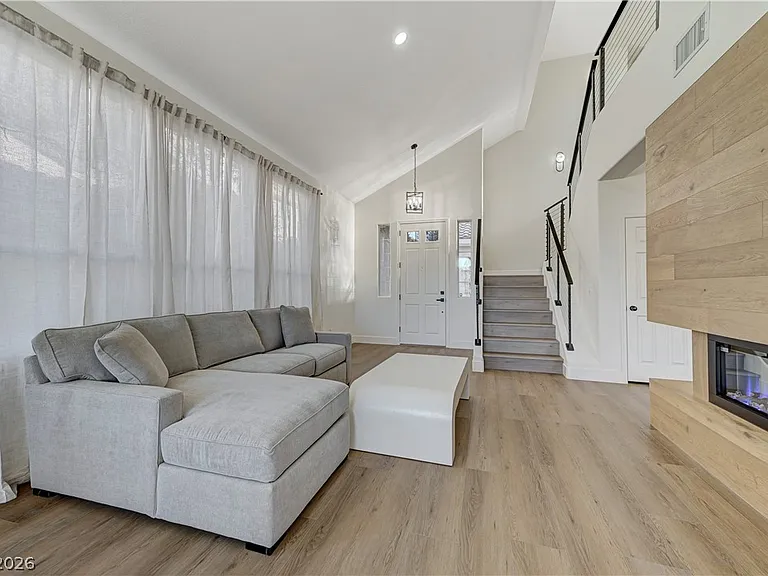 1317 Fox Acres Dr — Photo 12