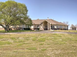 8102 Lakeview Dr, Mounds, OK 74047