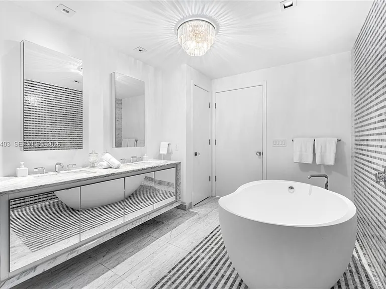 788 NE 23rd St #902 — Photo 19