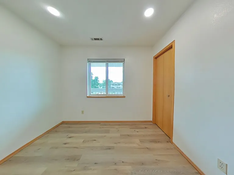 9 Michael Grove Ave — Photo 9