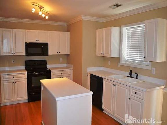 4th image of 4 Brockmore Dr