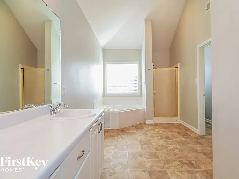 168 Crossing Dr — Photo 9