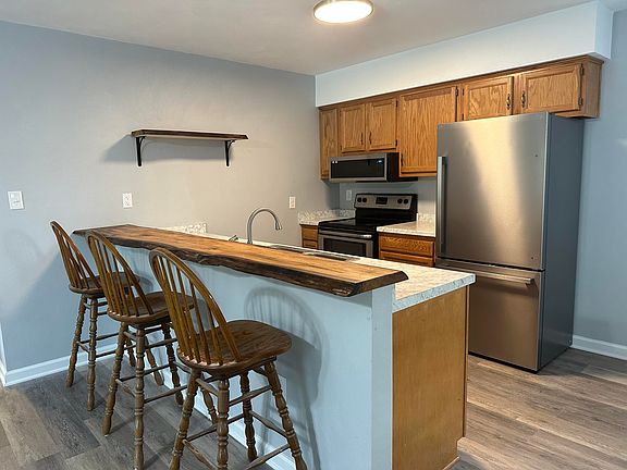 5th image of 1604 10th St NE