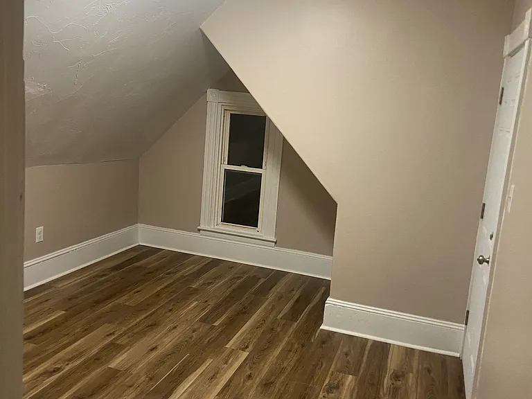 196 Collette St #4 — Photo 10
