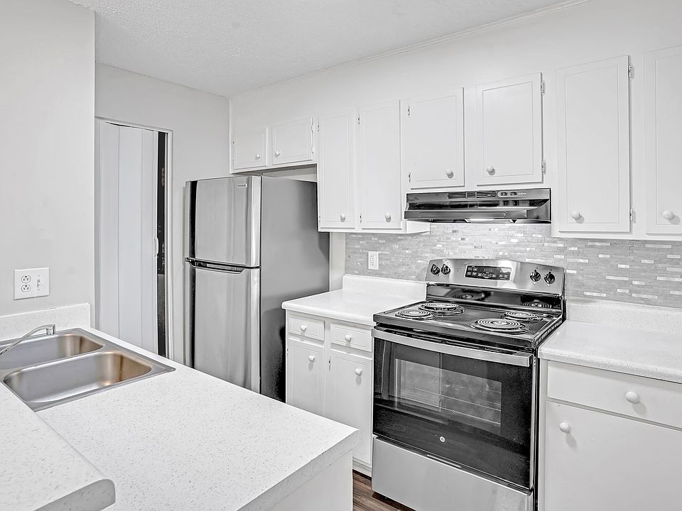 1st image of 1015 Kensington Sq #07197768f