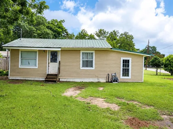 300 Murray St, Headland, AL 36345
