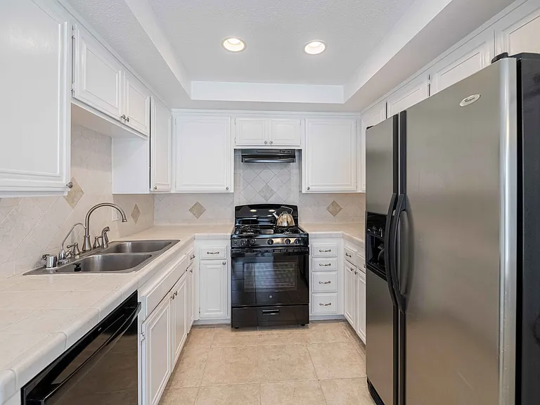 3623 Summershore Ln — Photo 4