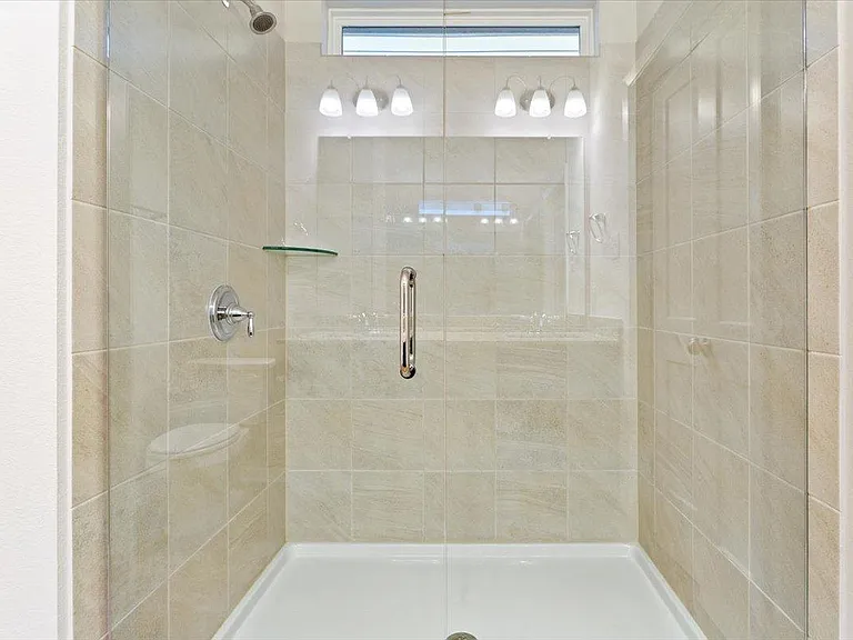 2720 Fox River Dr — Photo 16